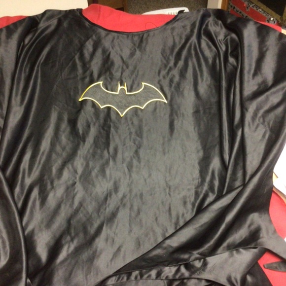 BATMAN tshirt and cape - Picture 2 of 3